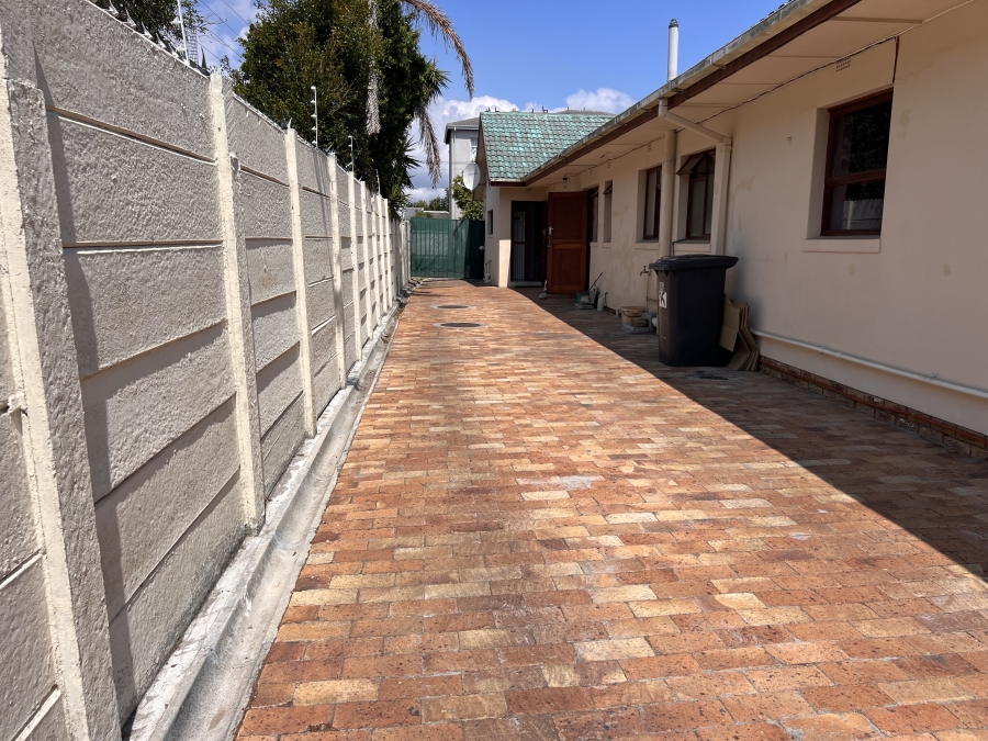 1 Bedroom Property for Sale in Table View Western Cape